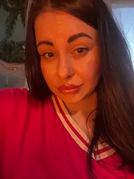 Snapshot of DaisyStreet chatting on April 2026 04:37:02 PM DaisyStreet online show from April 2026 04:37:02 PM