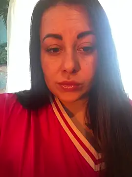 Snapshot of DaisyStreet chatting on April 2026 08:04:02 AM DaisyStreet online show from April 2026 08:04:02 AM