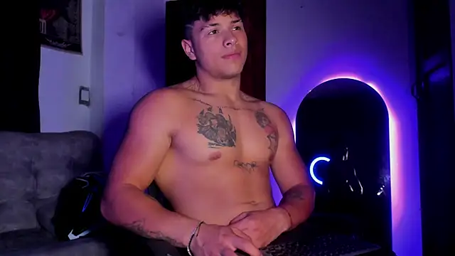 Dominic Biker   online show from May 2026 04:08:02 AM