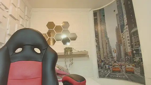 Hannagarces online show from October 2025 11:00:01 AM