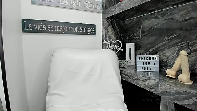 Snapshot of miss_danika chatting on January 2025 11:04:02 AM miss danika online show from January 2025 11:04:02 AM