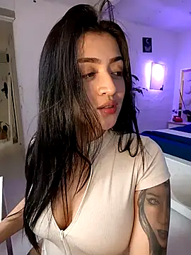 lucianaroy online show from September 2025 06:13:02 PM