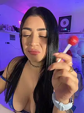 lucianaroy online show from April 2026 03:42:01 AM