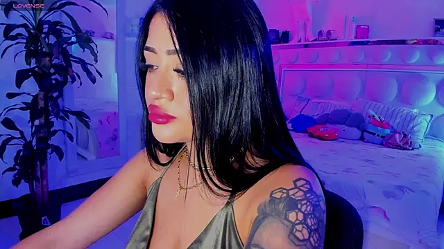 lucianaroy online show from June 2026 09:57:01 PM