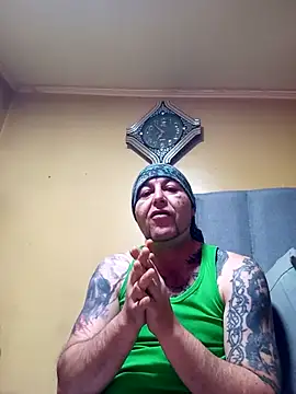 TrainedFinder5 online show from October 2025 11:46:02 PM