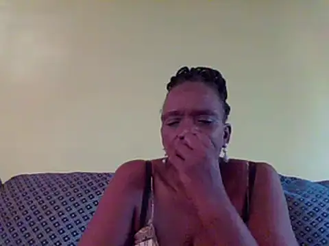 Snapshot of Shaz_brown chatting on January 2025 09:43:02 AM Shaz brown online show from January 2025 09:43:02 AM