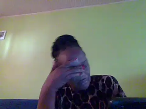 Snapshot of Shaz_brown chatting on January 2025 05:17:02 AM Shaz brown online show from January 2025 05:17:02 AM