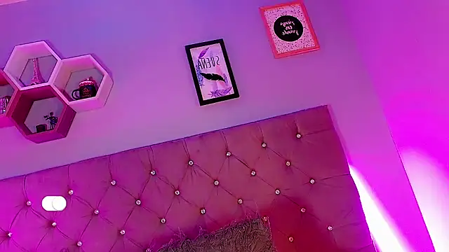 Snapshot of Ashlycuute chatting on December 2024 01:46:01 AM Ashlycuute online show from December 2024 01:46:01 AM