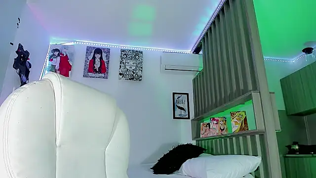 Snapshot of Ashlycuute chatting on February 2025 01:03:02 PM Ashlycuute online show from February 2025 01:03:02 PM