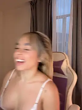 Alison Diaz17 online show from October 2025 10:52:02 PM