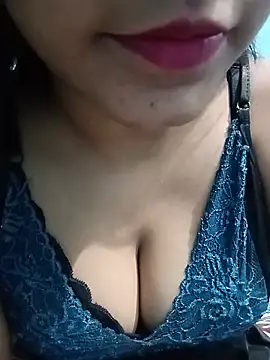 Snapshot of Gulabo-jaan chatting on June 2026 06:24:02 PM Gulabo-jaan online show from June 2026 06:24:02 PM