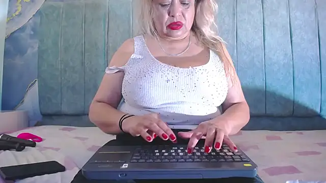 Natasha 699 online show from May 2026 11:22:02 PM