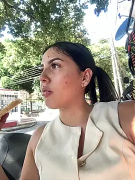 Snapshot of MarianaBenz chatting on January 2025 08:17:01 PM MarianaBenz online show from January 2025 08:17:01 PM