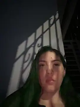 Snapshot of MarianaBenz chatting on January 2025 03:32:02 AM MarianaBenz online show from January 2025 03:32:02 AM