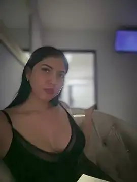 Snapshot of MarianaBenz chatting on January 2025 12:27:02 AM MarianaBenz online show from January 2025 12:27:02 AM