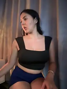 Snapshot of MarianaBenz chatting on January 2025 08:28:01 PM MarianaBenz online show from January 2025 08:28:01 PM