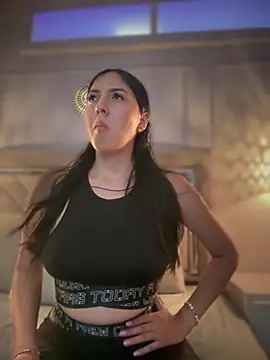 Snapshot of MarianaBenz chatting on February 2025 08:16:01 PM MarianaBenz online show from February 2025 08:16:01 PM