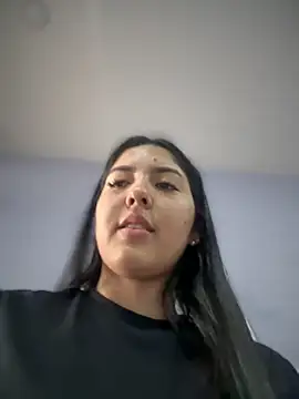 Snapshot of MarianaBenz chatting on February 2025 08:23:02 PM MarianaBenz online show from February 2025 08:23:02 PM