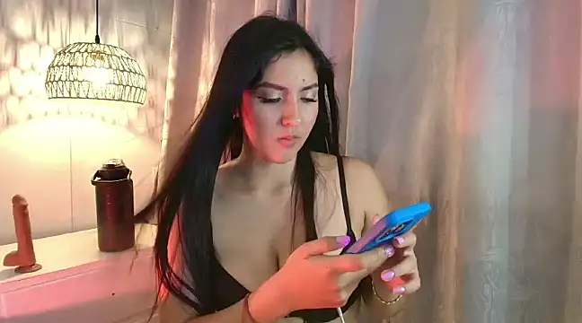 Snapshot of MarianaBenz chatting on February 2025 02:29:02 AM MarianaBenz online show from February 2025 02:29:02 AM