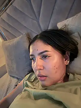 Snapshot of MarianaBenz chatting on February 2025 08:31:02 PM MarianaBenz online show from February 2025 08:31:02 PM