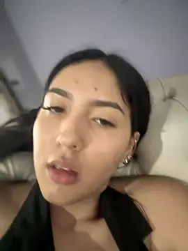 Snapshot of MarianaBenz chatting on February 2025 08:42:01 PM MarianaBenz online show from February 2025 08:42:01 PM