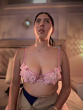 Snapshot of MarianaBenz chatting on February 2025 09:58:01 PM MarianaBenz online show from February 2025 09:58:01 PM