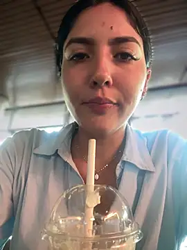 Snapshot of MarianaBenz chatting on February 2025 03:26:02 PM MarianaBenz online show from February 2025 03:26:02 PM