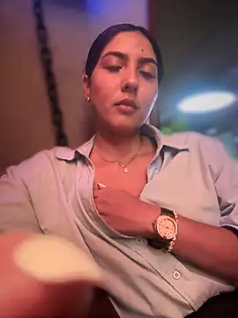 Snapshot of MarianaBenz chatting on February 2025 01:37:01 AM MarianaBenz online show from February 2025 01:37:01 AM