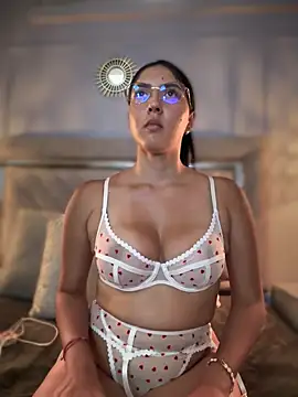 Snapshot of MarianaBenz chatting on March 2025 08:32:02 PM MarianaBenz online show from March 2025 08:32:02 PM