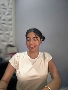 Snapshot of MarianaBenz chatting on March 2025 03:01:01 AM MarianaBenz online show from March 2025 03:01:01 AM