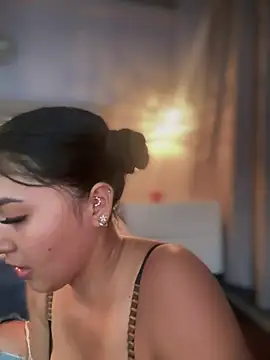 Snapshot of MarianaBenz chatting on March 2025 09:04:01 PM MarianaBenz online show from March 2025 09:04:01 PM