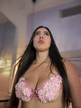 Snapshot of MarianaBenz chatting on March 2025 03:11:01 AM MarianaBenz online show from March 2025 03:11:01 AM