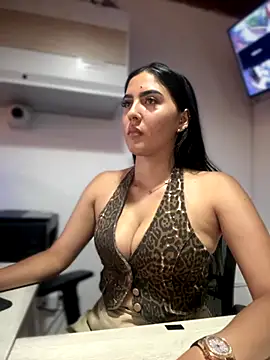 Snapshot of MarianaBenz chatting on September 2025 09:38:02 PM MarianaBenz online show from September 2025 09:38:02 PM