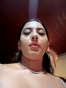 Snapshot of MarianaBenz chatting on October 2025 12:00:02 AM MarianaBenz online show from October 2025 12:00:02 AM