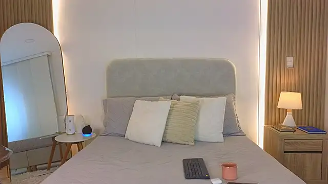 KristennBlue online show from April 2026 02:19:02 PM