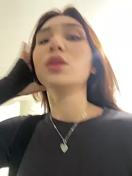 Snapshot of QuitieLia chatting on December 2024 03:27:01 PM QuitieLia online show from December 2024 03:27:01 PM