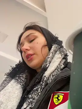 Snapshot of QuitieLia chatting on December 2024 08:20:01 AM QuitieLia online show from December 2024 08:20:01 AM