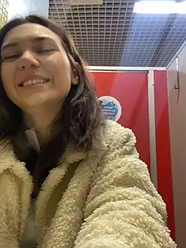 Snapshot of QuitieLia chatting on December 2024 08:23:02 AM QuitieLia online show from December 2024 08:23:02 AM