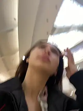 Snapshot of QuitieLia chatting on December 2024 08:11:02 AM QuitieLia online show from December 2024 08:11:02 AM