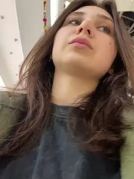 Snapshot of QuitieLia chatting on January 2025 03:24:01 PM QuitieLia online show from January 2025 03:24:01 PM