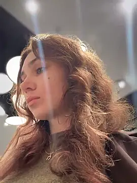 Snapshot of QuitieLia chatting on September 2025 08:08:01 AM QuitieLia online show from September 2025 08:08:01 AM