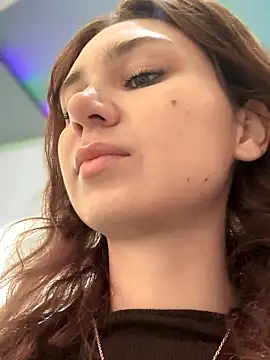 Snapshot of QuitieLia chatting on October 2025 08:22:02 AM QuitieLia online show from October 2025 08:22:02 AM