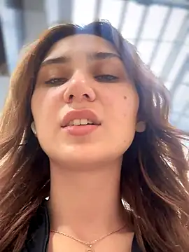 Snapshot of QuitieLia chatting on October 2025 09:21:02 AM QuitieLia online show from October 2025 09:21:02 AM