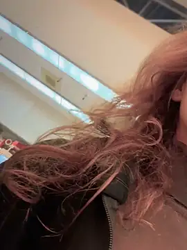 Snapshot of QuitieLia chatting on October 2025 08:14:02 AM QuitieLia online show from October 2025 08:14:02 AM