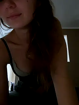 Snapshot of QuitieLia chatting on October 2025 09:26:02 AM QuitieLia online show from October 2025 09:26:02 AM