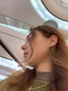 Snapshot of QuitieLia chatting on October 2025 08:27:05 AM QuitieLia online show from October 2025 08:27:05 AM