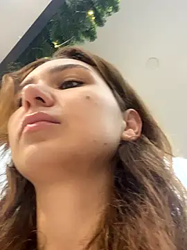 QuitieLia online show from November 2025 08:26:01 AM