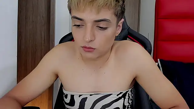 Snapshot of LyonGallego_ chatting on February 2025 01:16:02 AM LyonGallego online show from February 2025 01:16:02 AM