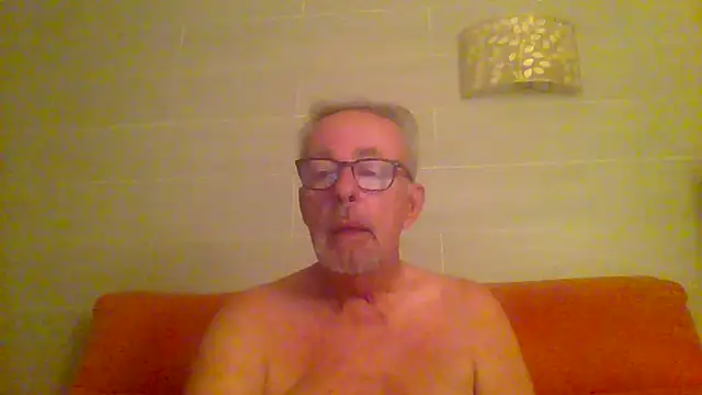 Snapshot of tuggy59 chatting on September 2025 04:23:02 AM tuggy59 online show from September 2025 04:23:02 AM