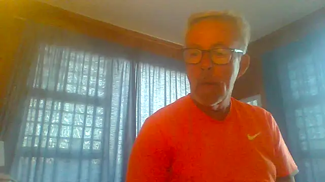 Snapshot of tuggy59 chatting on September 2025 04:37:02 AM tuggy59 online show from September 2025 04:37:02 AM